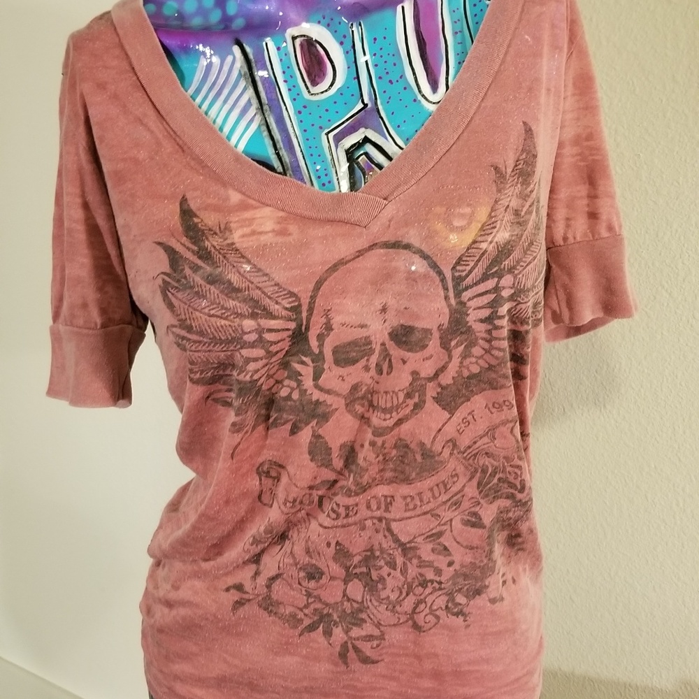 Pink skull short sleeve Tshirt Med